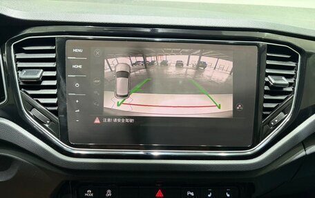 Volkswagen T-Roc I, 2023 год, 1 190 000 рублей, 15 фотография