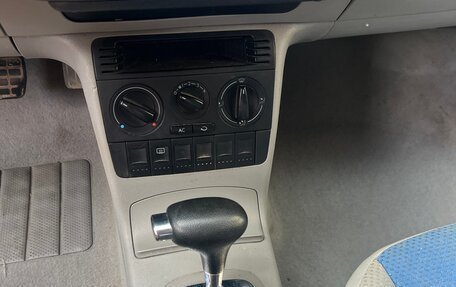 Volkswagen Polo III рестайлинг, 2000 год, 250 000 рублей, 2 фотография