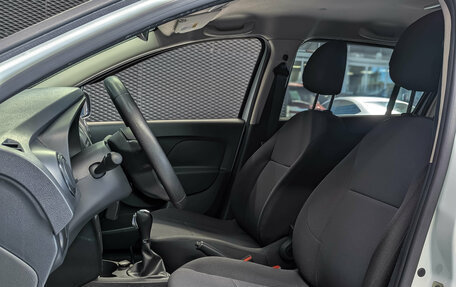 Renault Logan II, 2019 год, 955 000 рублей, 11 фотография