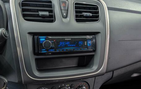 Renault Logan II, 2019 год, 955 000 рублей, 19 фотография