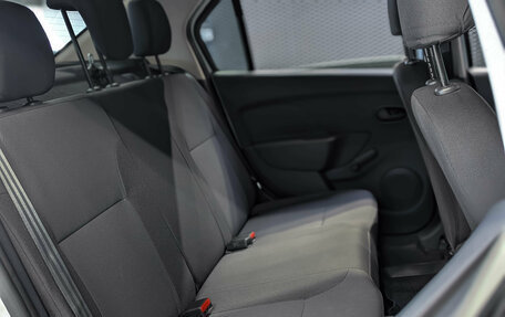Renault Logan II, 2019 год, 955 000 рублей, 26 фотография