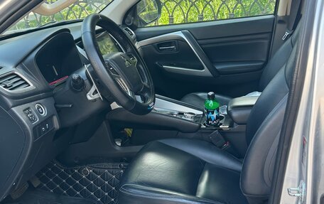 Mitsubishi Pajero Sport III рестайлинг, 2021 год, 2 500 000 рублей, 5 фотография