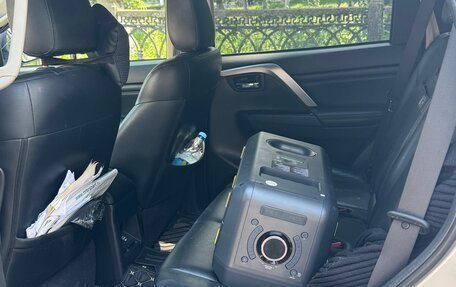 Mitsubishi Pajero Sport III рестайлинг, 2021 год, 2 500 000 рублей, 6 фотография