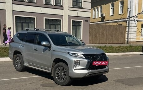 Mitsubishi Pajero Sport III рестайлинг, 2021 год, 2 500 000 рублей, 10 фотография