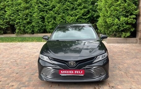 Toyota Camry, 2020 год, 2 400 000 рублей, 1 фотография