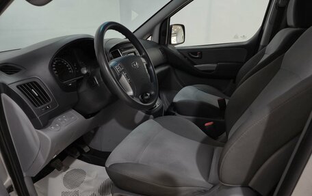 Hyundai H-1 II рестайлинг, 2016 год, 2 650 000 рублей, 12 фотография