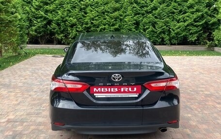 Toyota Camry, 2020 год, 2 400 000 рублей, 2 фотография