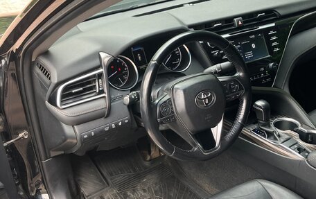 Toyota Camry, 2020 год, 2 400 000 рублей, 12 фотография