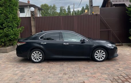 Toyota Camry, 2020 год, 2 400 000 рублей, 4 фотография