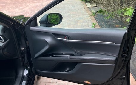 Toyota Camry, 2020 год, 2 400 000 рублей, 17 фотография