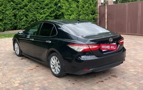 Toyota Camry, 2020 год, 2 400 000 рублей, 7 фотография
