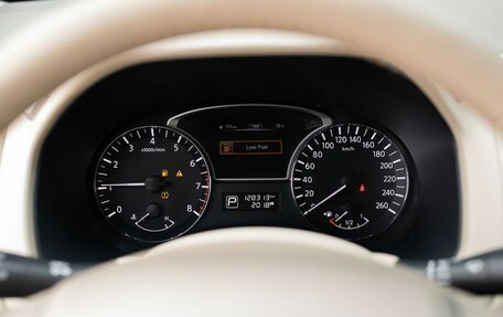 Nissan Pathfinder, 2015 год, 1 780 000 рублей, 13 фотография