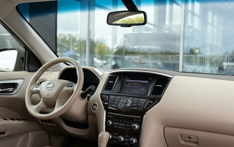 Nissan Pathfinder, 2015 год, 1 780 000 рублей, 10 фотография