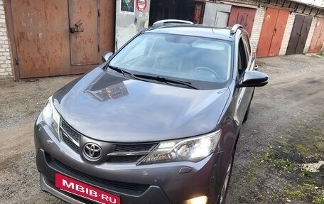 Toyota RAV4, 2014 год, 1 950 000 рублей, 4 фотография