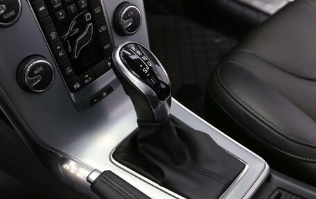 Volvo V40 II рестайлинг, 2019 год, 1 180 000 рублей, 10 фотография
