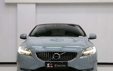 Volvo V40 II рестайлинг, 2019 год, 1 180 000 рублей, 2 фотография