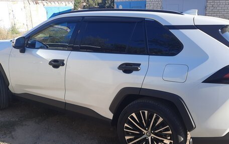 Toyota RAV4, 2021 год, 3 950 000 рублей, 7 фотография