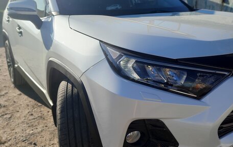 Toyota RAV4, 2021 год, 3 950 000 рублей, 11 фотография
