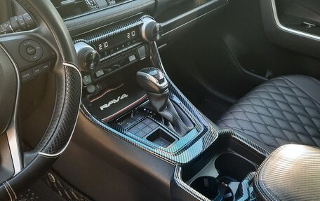 Toyota RAV4, 2021 год, 3 950 000 рублей, 19 фотография