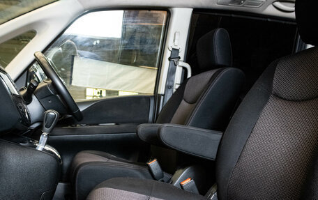 Nissan Serena IV, 2011 год, 1 418 000 рублей, 9 фотография