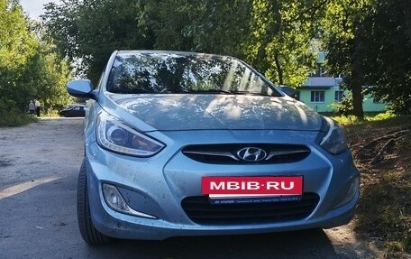 Hyundai Solaris II рестайлинг, 2014 год, 900 000 рублей, 2 фотография