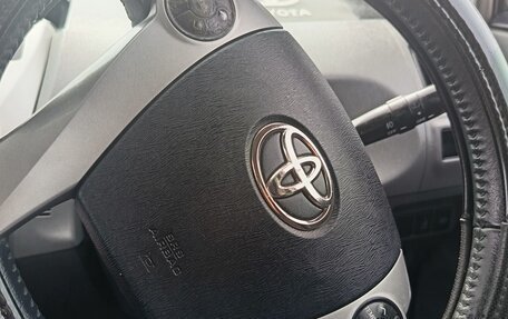 Toyota Prius Alpha I (ZVW40/41), 2011 год, 940 000 рублей, 3 фотография