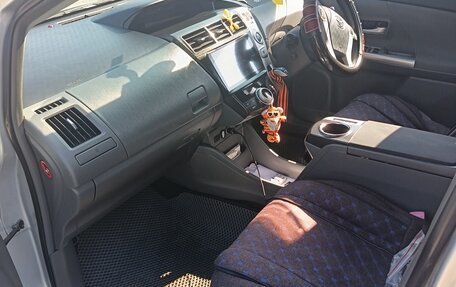 Toyota Prius Alpha I (ZVW40/41), 2011 год, 940 000 рублей, 9 фотография