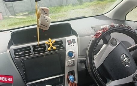 Toyota Prius Alpha I (ZVW40/41), 2011 год, 940 000 рублей, 5 фотография