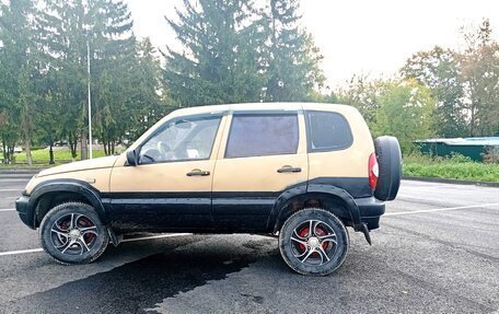 Chevrolet Niva I рестайлинг, 2004 год, 165 000 рублей, 2 фотография