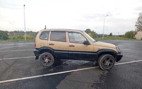 Chevrolet Niva I рестайлинг, 2004 год, 165 000 рублей, 9 фотография