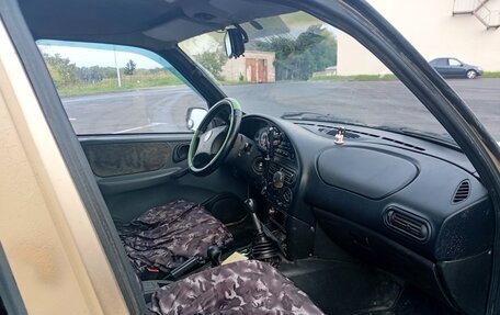 Chevrolet Niva I рестайлинг, 2004 год, 165 000 рублей, 14 фотография