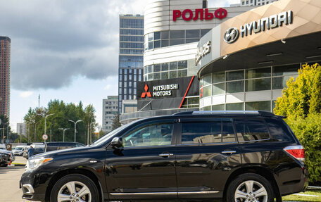 Toyota Highlander III, 2011 год, 1 768 000 рублей, 6 фотография