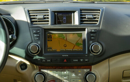 Toyota Highlander III, 2011 год, 1 768 000 рублей, 12 фотография