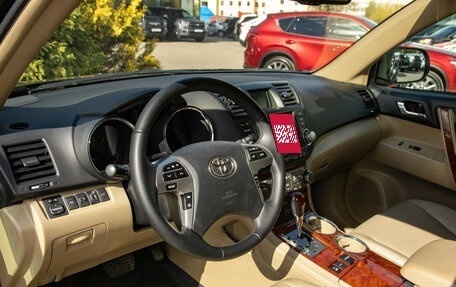 Toyota Highlander III, 2011 год, 1 768 000 рублей, 7 фотография