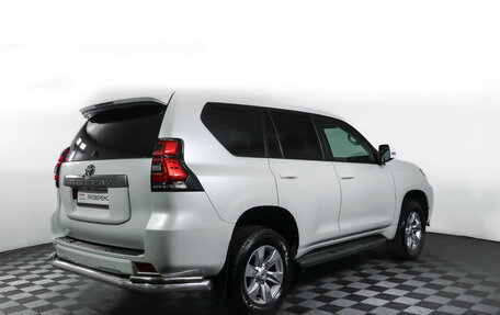 Toyota Land Cruiser Prado 150 рестайлинг 2, 2019 год, 3 990 000 рублей, 5 фотография