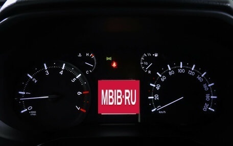 Toyota Land Cruiser Prado 150 рестайлинг 2, 2019 год, 3 990 000 рублей, 16 фотография