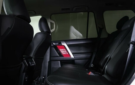 Toyota Land Cruiser Prado 150 рестайлинг 2, 2019 год, 3 990 000 рублей, 11 фотография