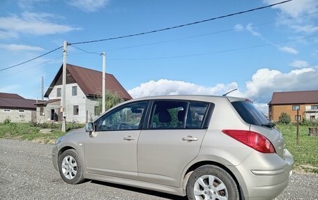 Nissan Tiida, 2010 год, 700 000 рублей, 2 фотография