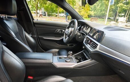 BMW 3 серия, 2019 год, 3 050 000 рублей, 10 фотография