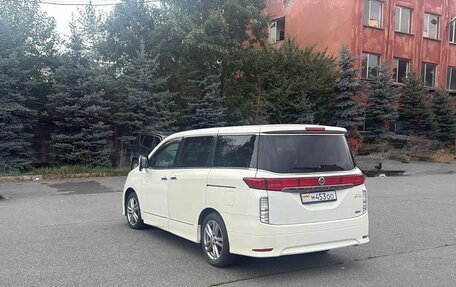 Nissan Elgrand III, 2013 год, 700 000 рублей, 3 фотография