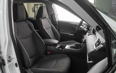 Toyota RAV4, 2021 год, 3 599 000 рублей, 10 фотография