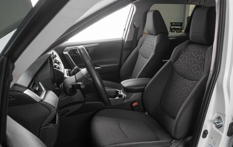 Toyota RAV4, 2021 год, 3 599 000 рублей, 12 фотография