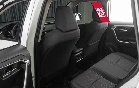 Toyota RAV4, 2021 год, 3 599 000 рублей, 13 фотография