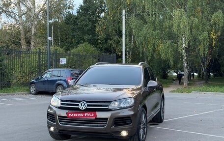 Volkswagen Touareg III, 2012 год, 2 050 000 рублей, 1 фотография