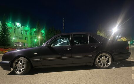 Mercedes-Benz E-Класс, 1998 год, 800 000 рублей, 4 фотография
