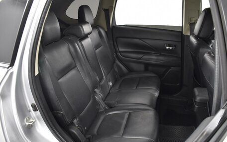 Mitsubishi Outlander III рестайлинг 3, 2015 год, 1 989 900 рублей, 7 фотография