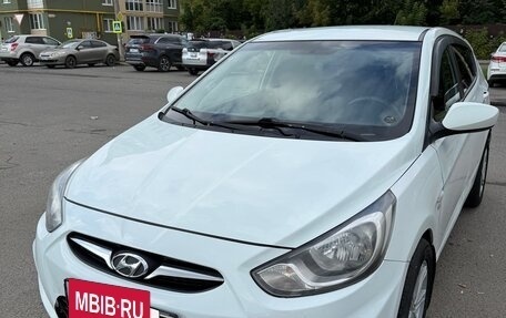 Hyundai Solaris II рестайлинг, 2012 год, 579 000 рублей, 2 фотография