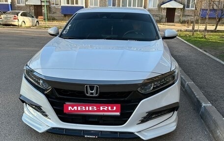 Honda Accord IX рестайлинг, 2018 год, 2 000 000 рублей, 2 фотография
