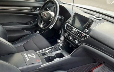 Honda Accord IX рестайлинг, 2018 год, 2 000 000 рублей, 6 фотография