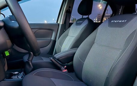 Renault Logan II, 2019 год, 1 149 000 рублей, 12 фотография